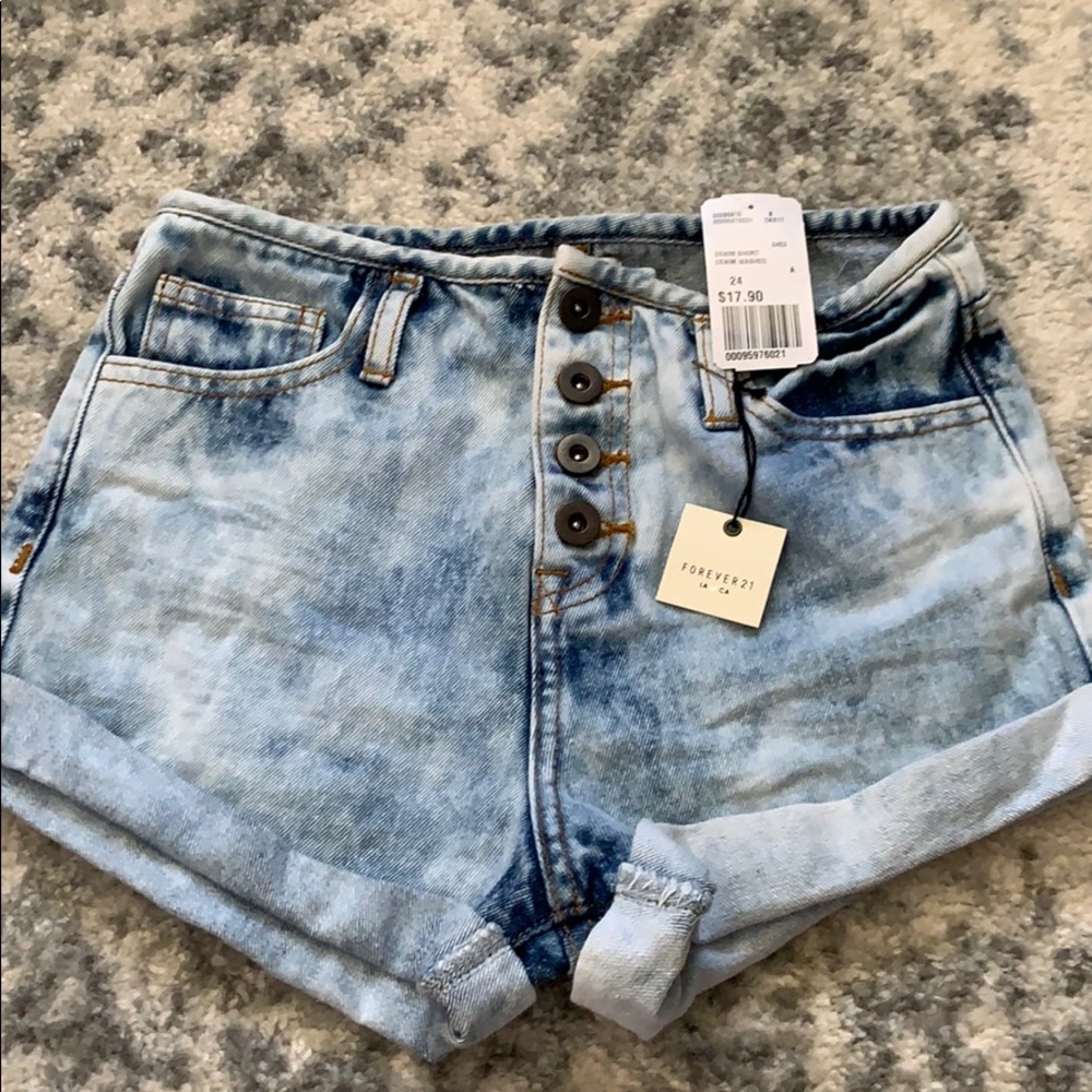 NWT Forever21 Bleach Denim Shorts